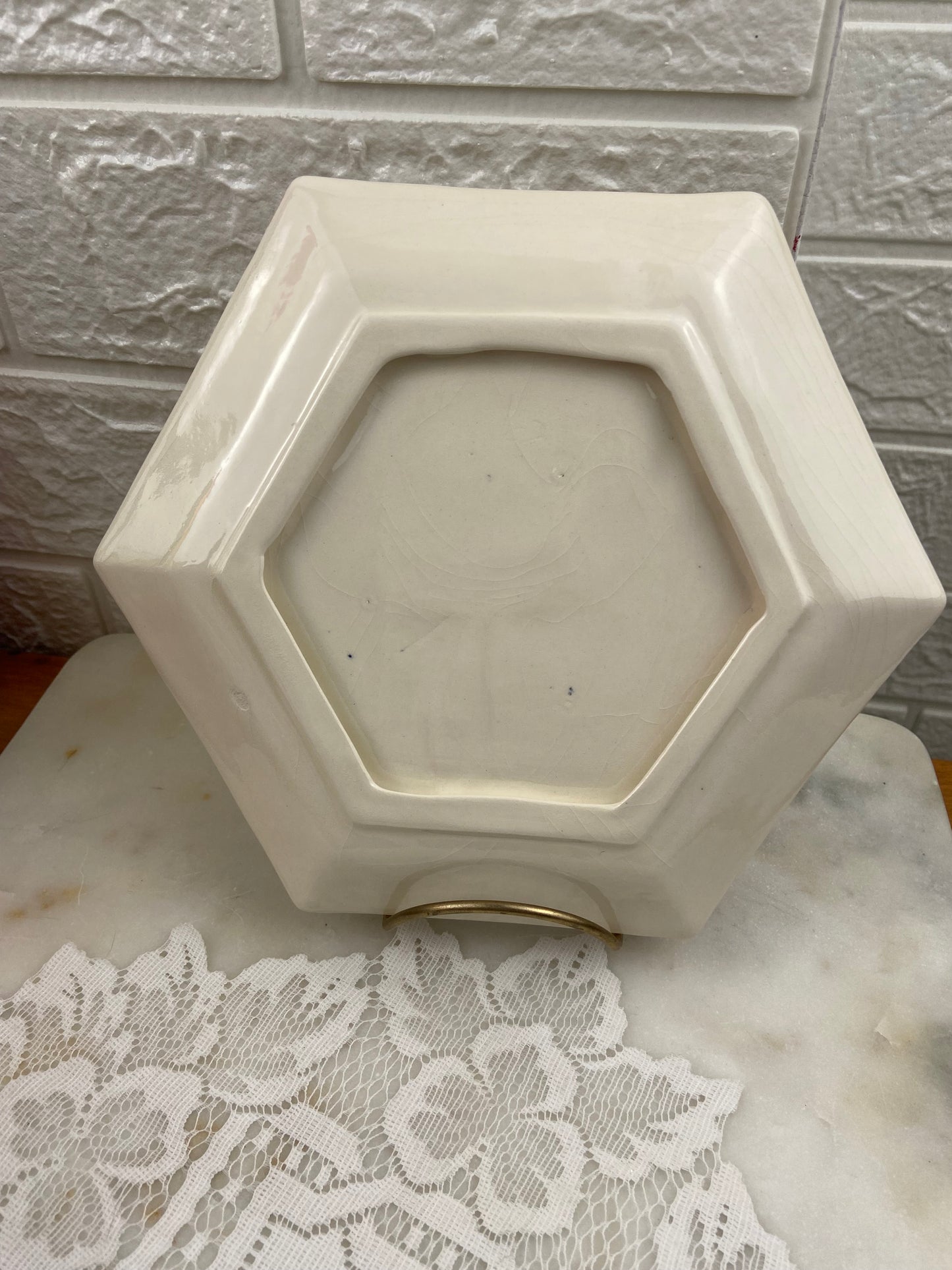 Hexagonal Ceramic Decorative Plate with Family of Otters