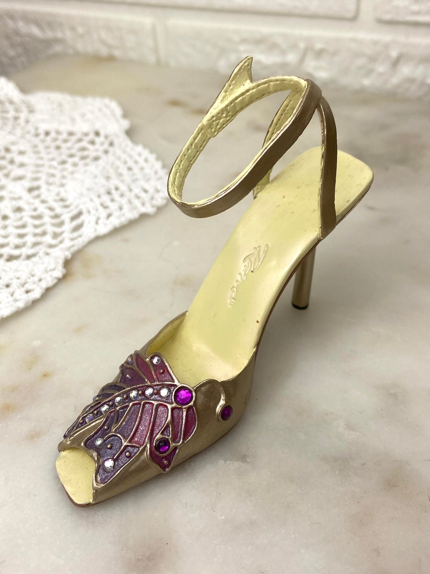 Just the Right Shoe by Raine