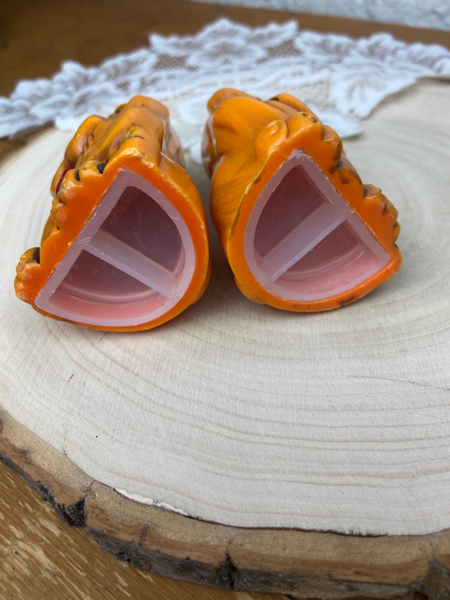 Sad Bassett Hound Plastic Salt & Pepper Shakers