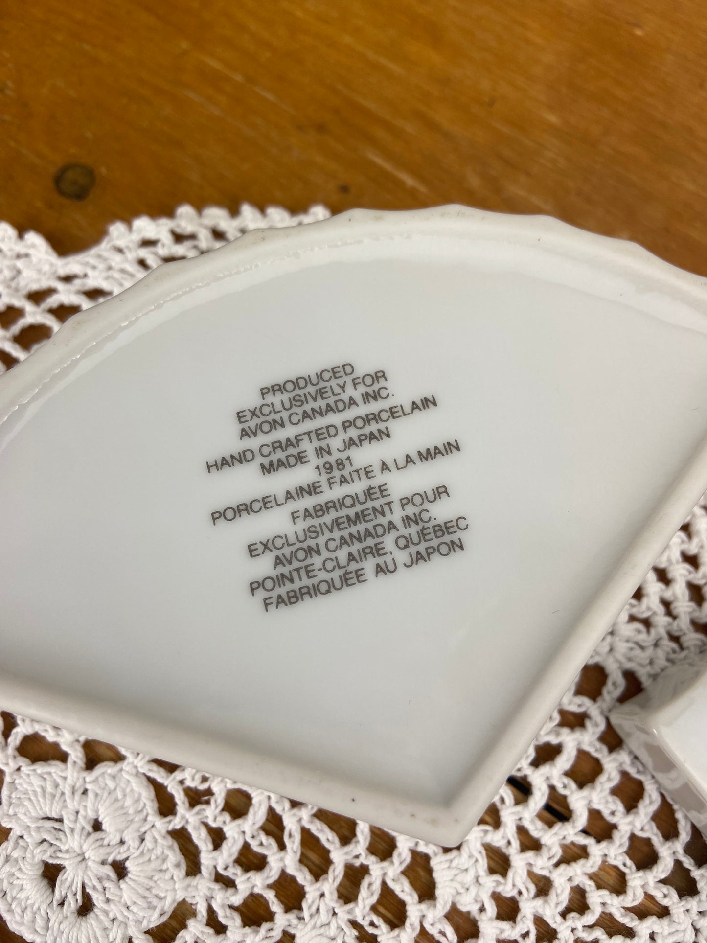 Vintage Avon | Porcelain Fan-Shaped Trinket Box