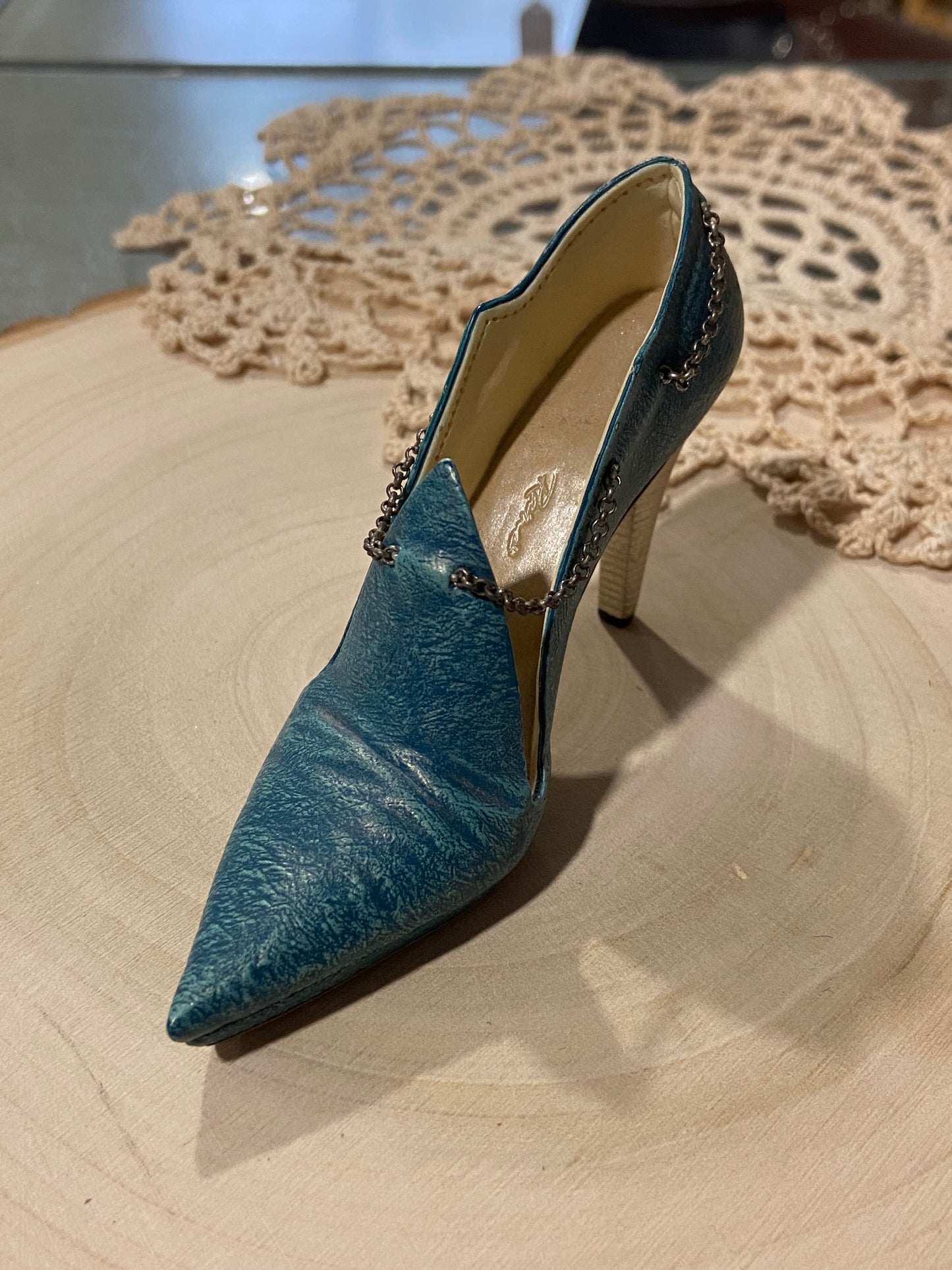 Just the Right Shoe by Raine