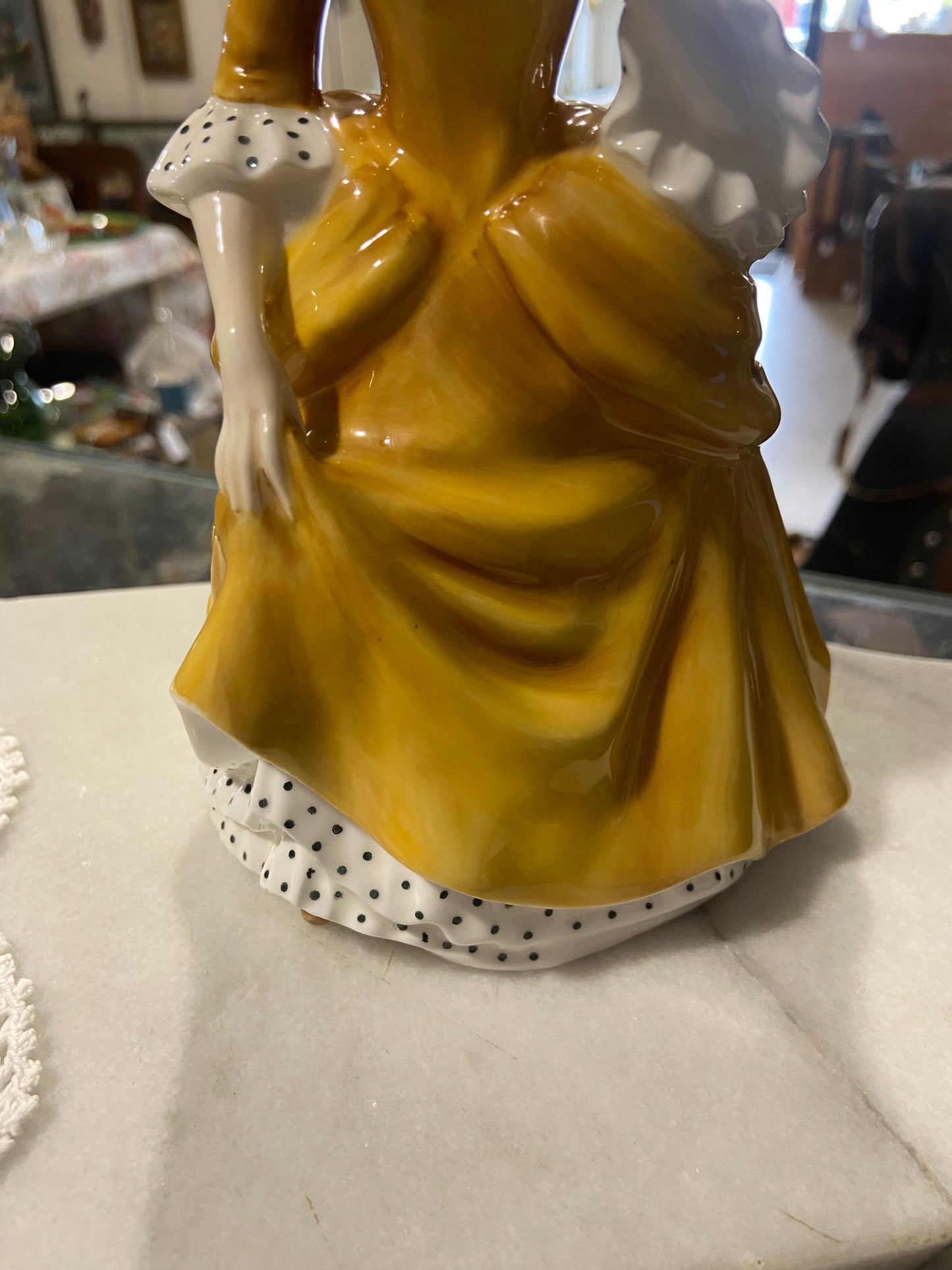 Porcelain Figurine ‘Sandra’ (HN2275) by Royal Doulton