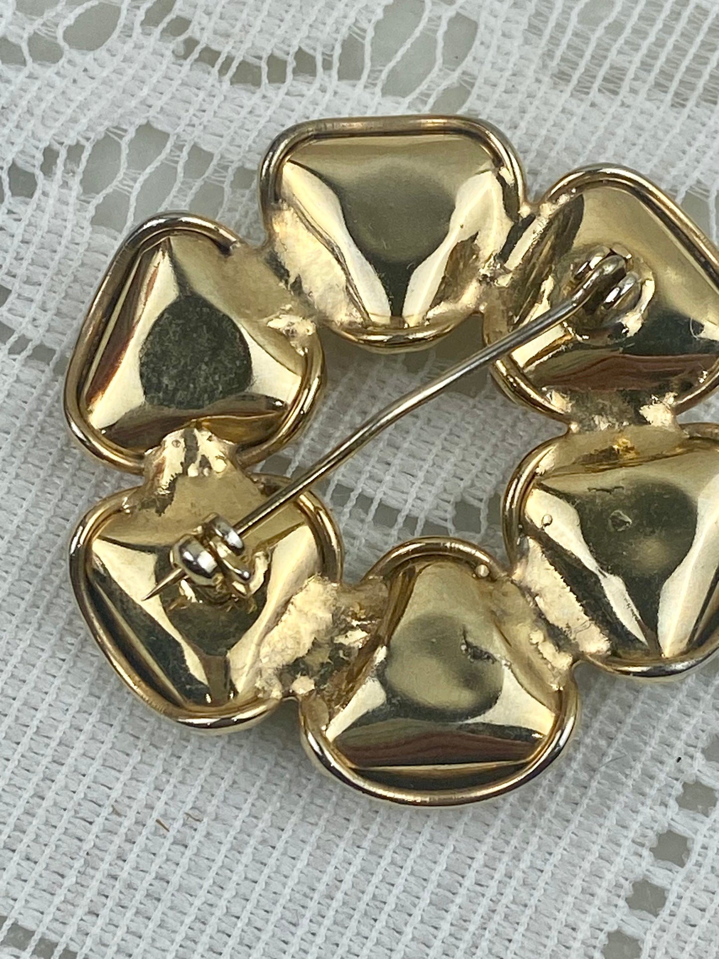 Gold-Tone Wreath Brooch with Natural Gem Stones | Green Adventurine & Carnelian