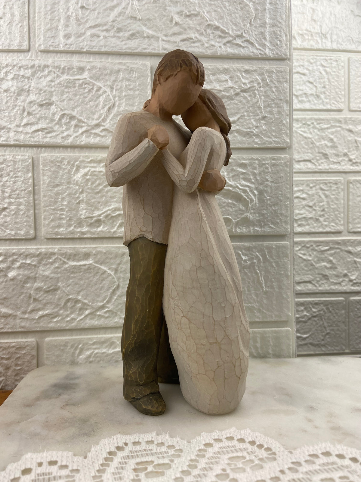 Willow Tree Sculpture ‘Promise’ by Susan Lordi (2003)