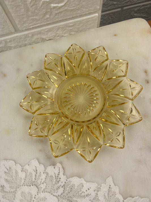 Federal Glass Co. 12 Point Amber Glass Starburst Plate