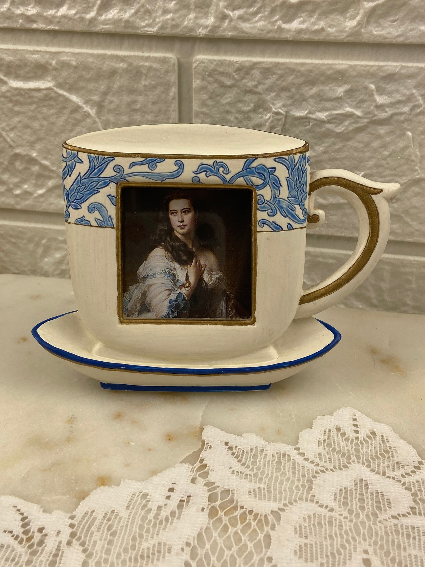 Small Resin Teacup-Shaped Picture Frame 1.63” x 1.63”