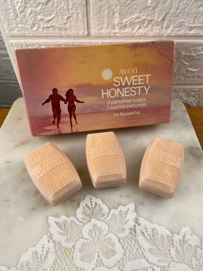 Vintage Avon 'Sweet Honesty' Boxed Perfumed Soap Set