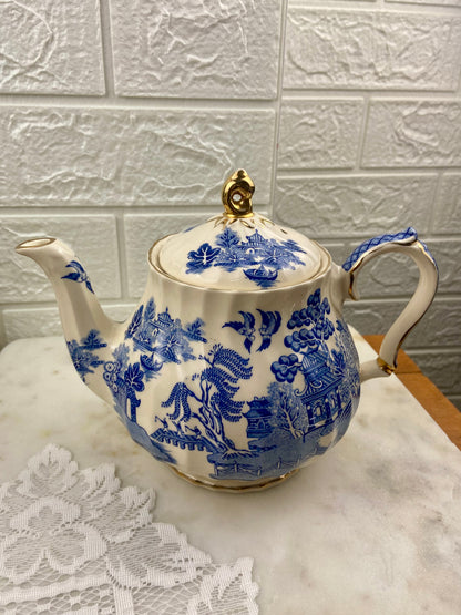 Sadler Porcelain Teapot | Blue Willow Pattern
