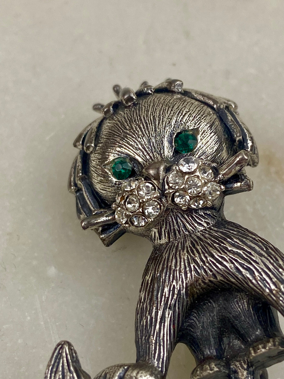 Tortolani Pewter Lion Brooch with Green Rhinestone Eyes and White Rhinestone Whiskers | Unsigned