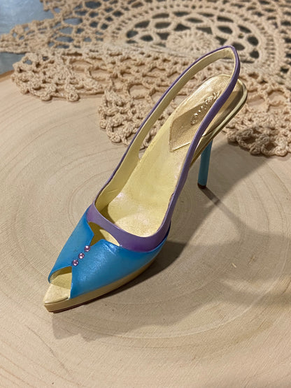 Just the Right Shoe by Raine