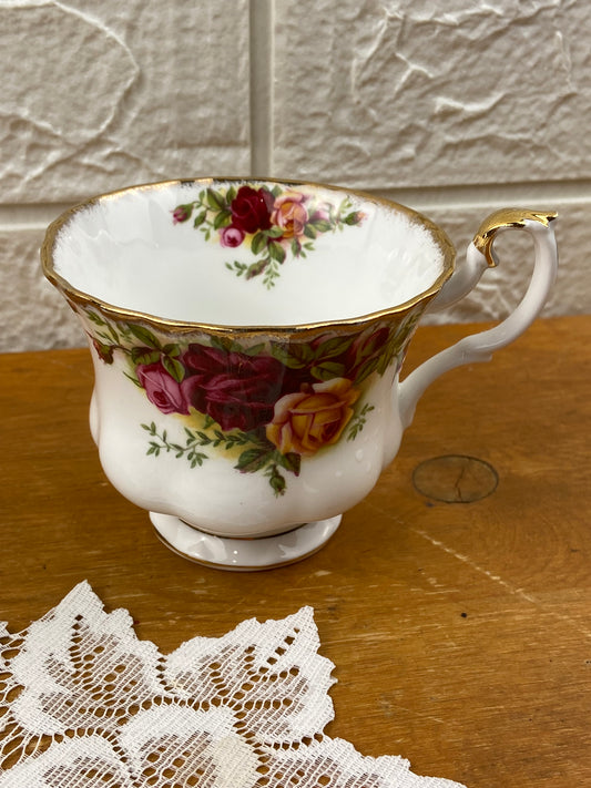 Bone Porcelain Teacup by Royal Albert | Old Country Roses Pattern
