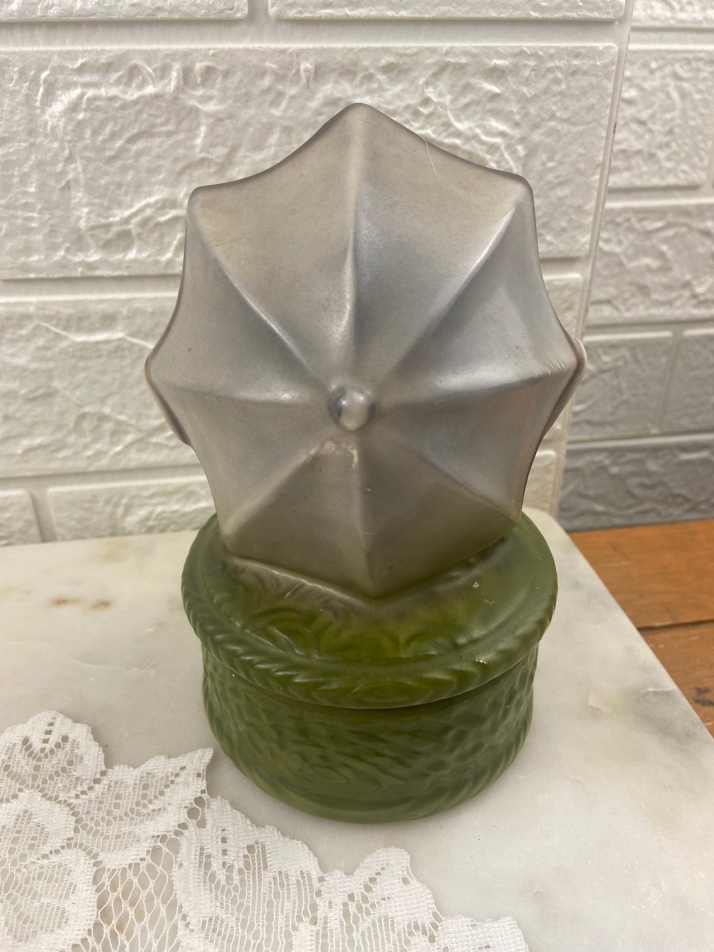 Porcelain Rotating Music Box | Children Sitting Under Umbrella