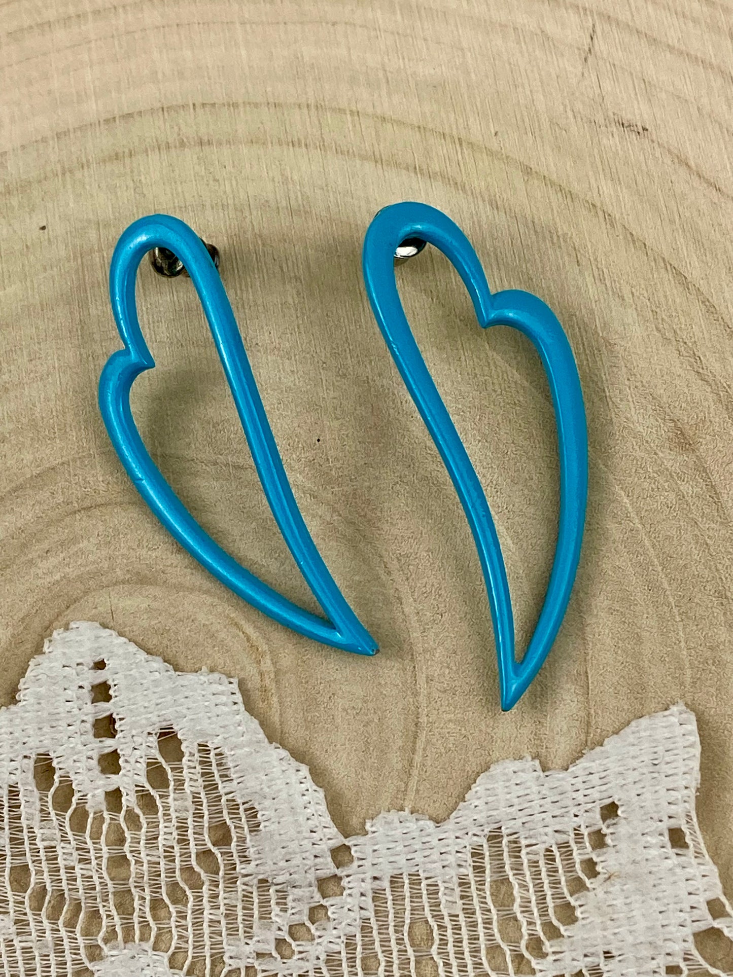 Long Blue Hearts Earrings [Posts]