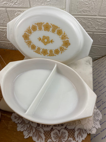 1970s PYREX Divided Casserole Dish with Lid | 1 Quart