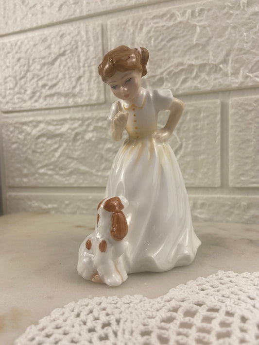 Porcelain Royal Doulton Figurine | ‘Sit’ [HN 3123]