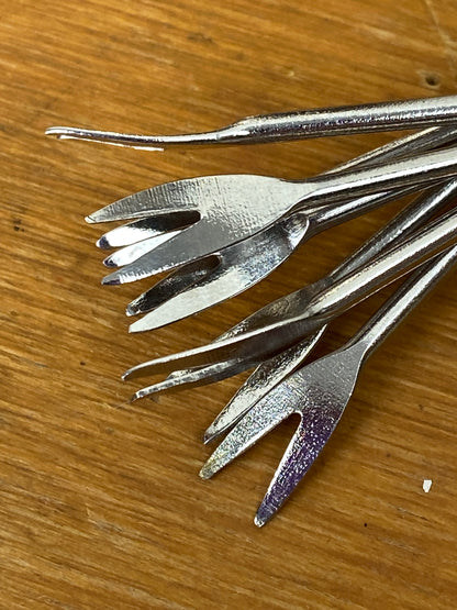 Metal  Cocktail Forks with Seashell Embellishment (Set of 7)