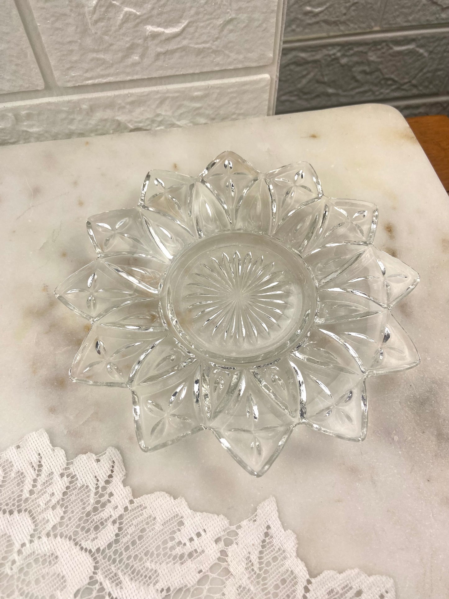 Federal Glass Co. 12 Point Glass Starburst Plate [Clear]