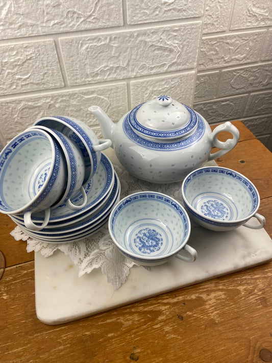 Chinese Teapot Set with 5 Teacups and Saucers
