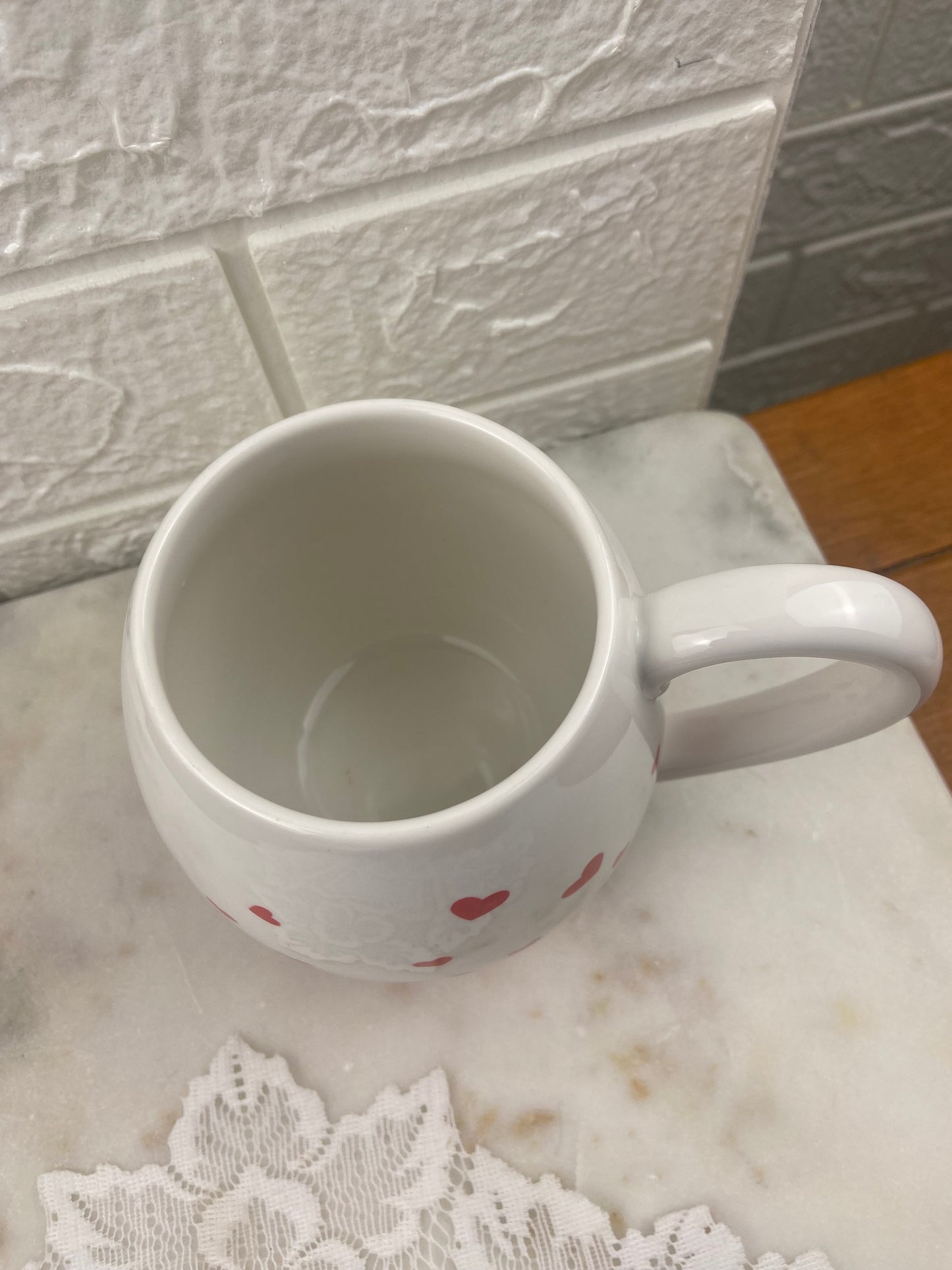 Rounded Porcelain Coffee Mug with Red Hearts