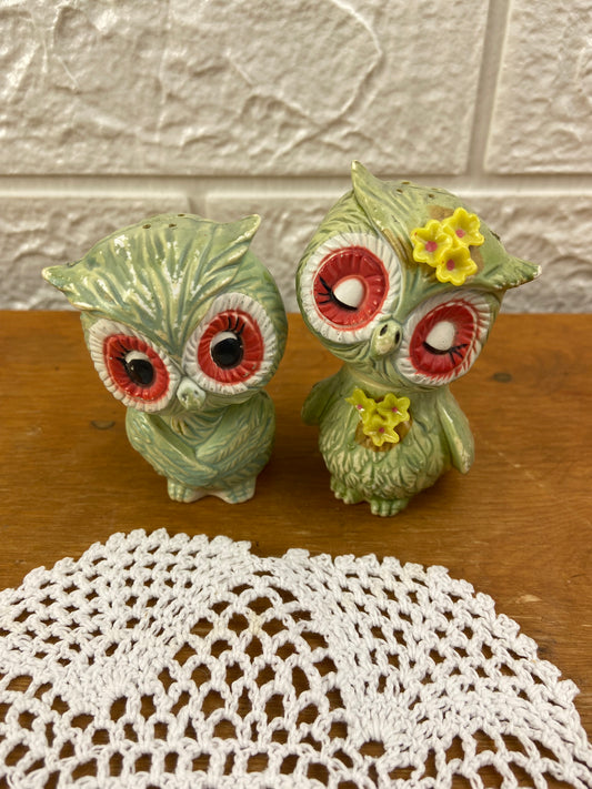 Pair of Resin Owls Salt & Pepper Shakers