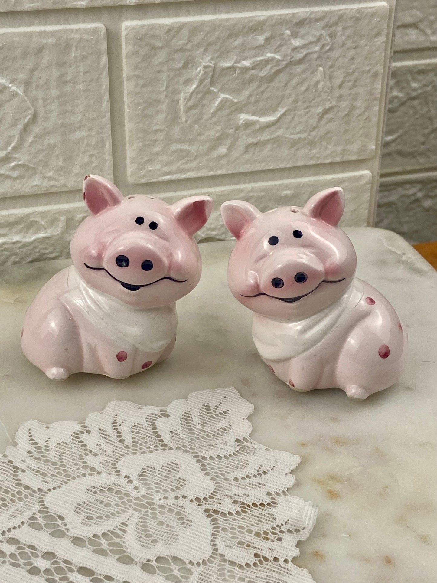 Pair of Polka Dot Pigs | Ceramic Salt & Pepper Shakers