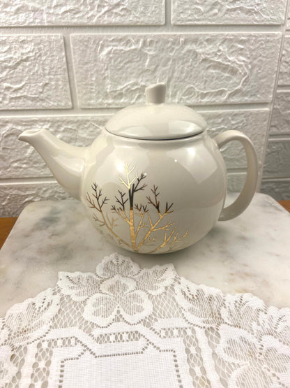 Ivory and Gold Coloured Teapot by David’s Tea