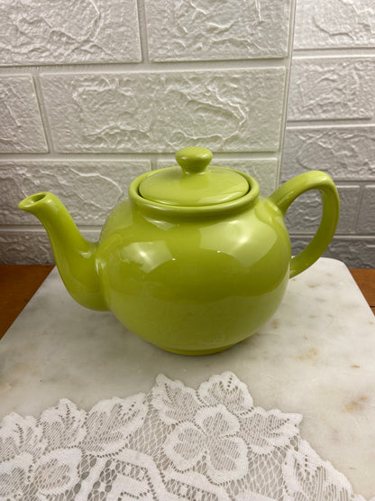 Glossy Apple Green Teapot by Price & Kensington
