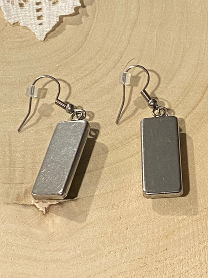 Word Art ‘Love’ Earrings [Hooks]