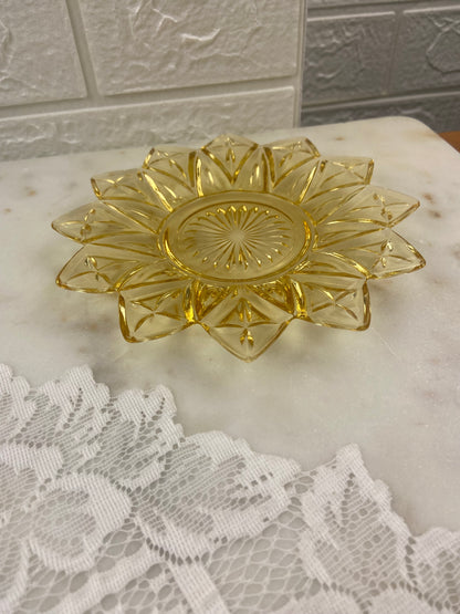 Federal Glass Co. 12 Point Amber Glass Starburst Plate
