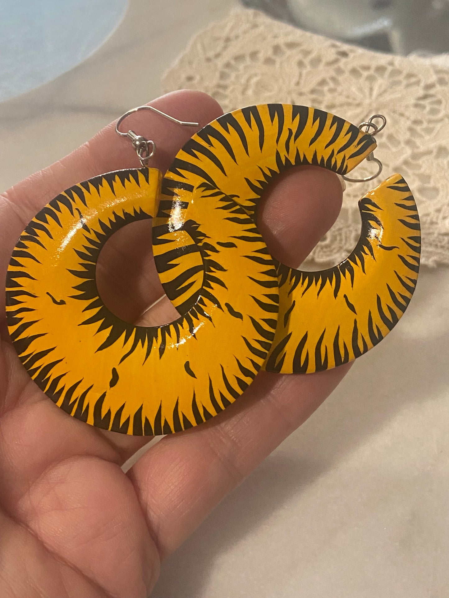 Hand Painted Donut-Shaped Earrings Tiger-Stripe Pattern [Hooks]
