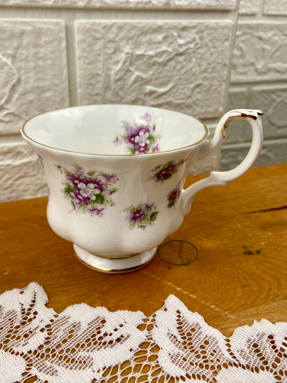 Royal Albert Bone China Teacup | Sweet Violets Pattern