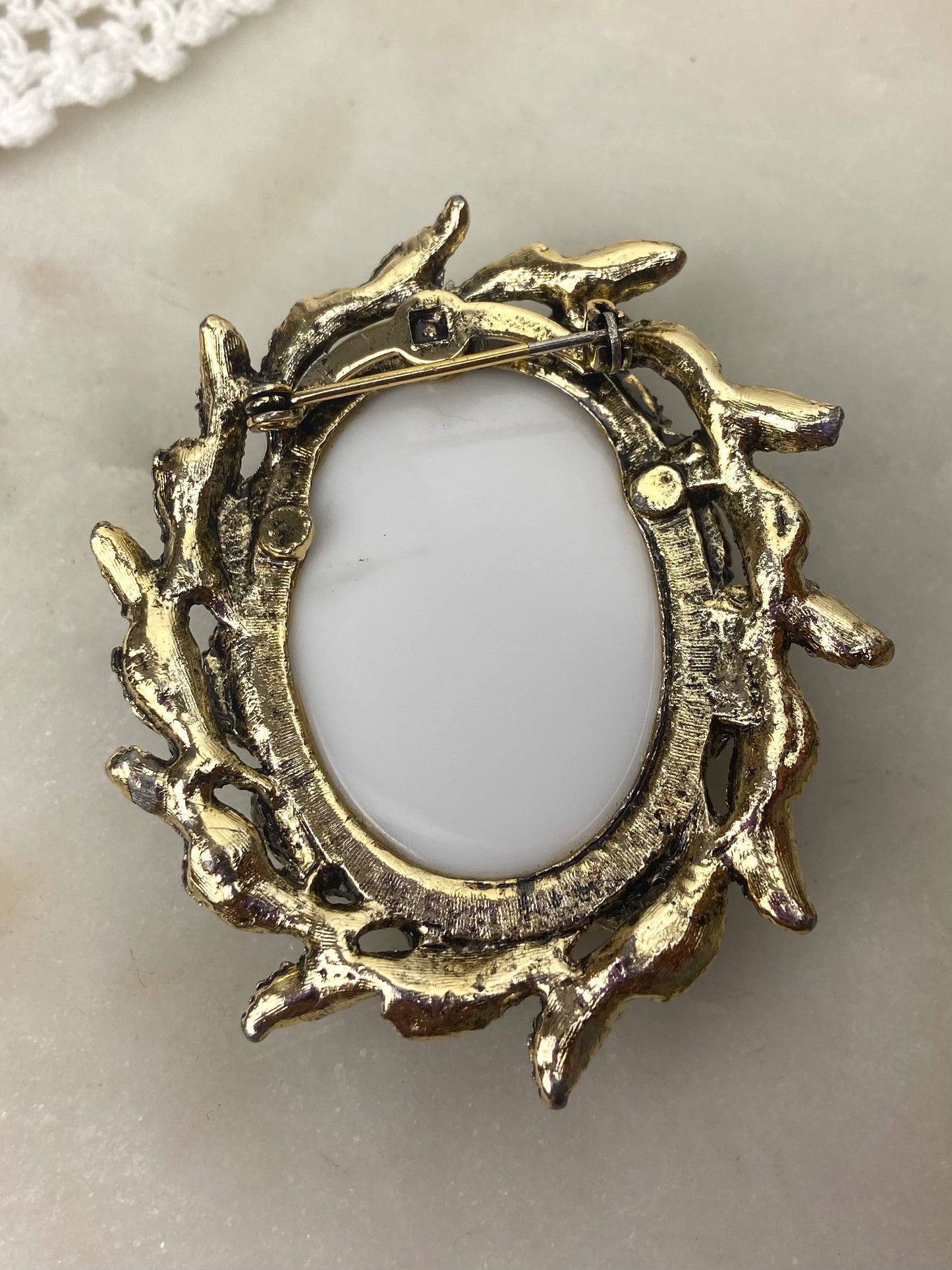 Metal & Acrylic Cameo Brooch