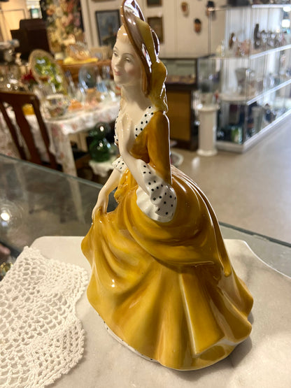 Porcelain Figurine ‘Sandra’ (HN2275) by Royal Doulton