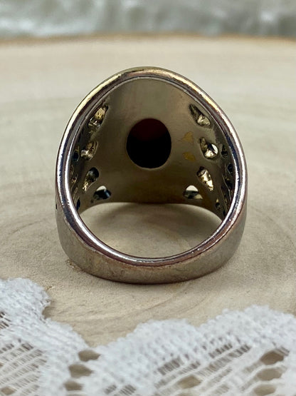 Silver-Tone Ring with Hard Plastic Mauve Solitaire [Size 7.5]