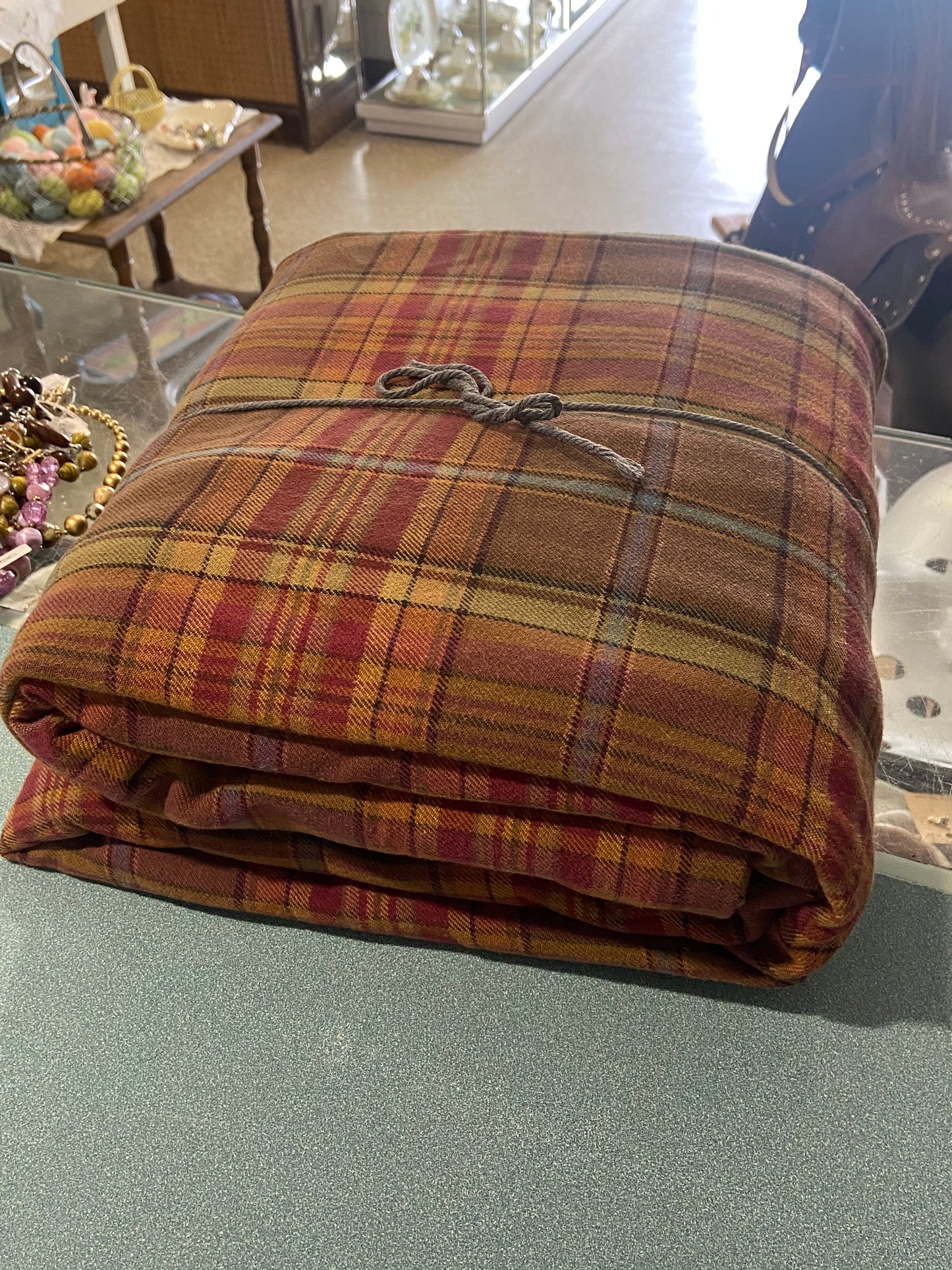 Full-Sized Flannel Duvet Cover with Brown Tartan Pattern
