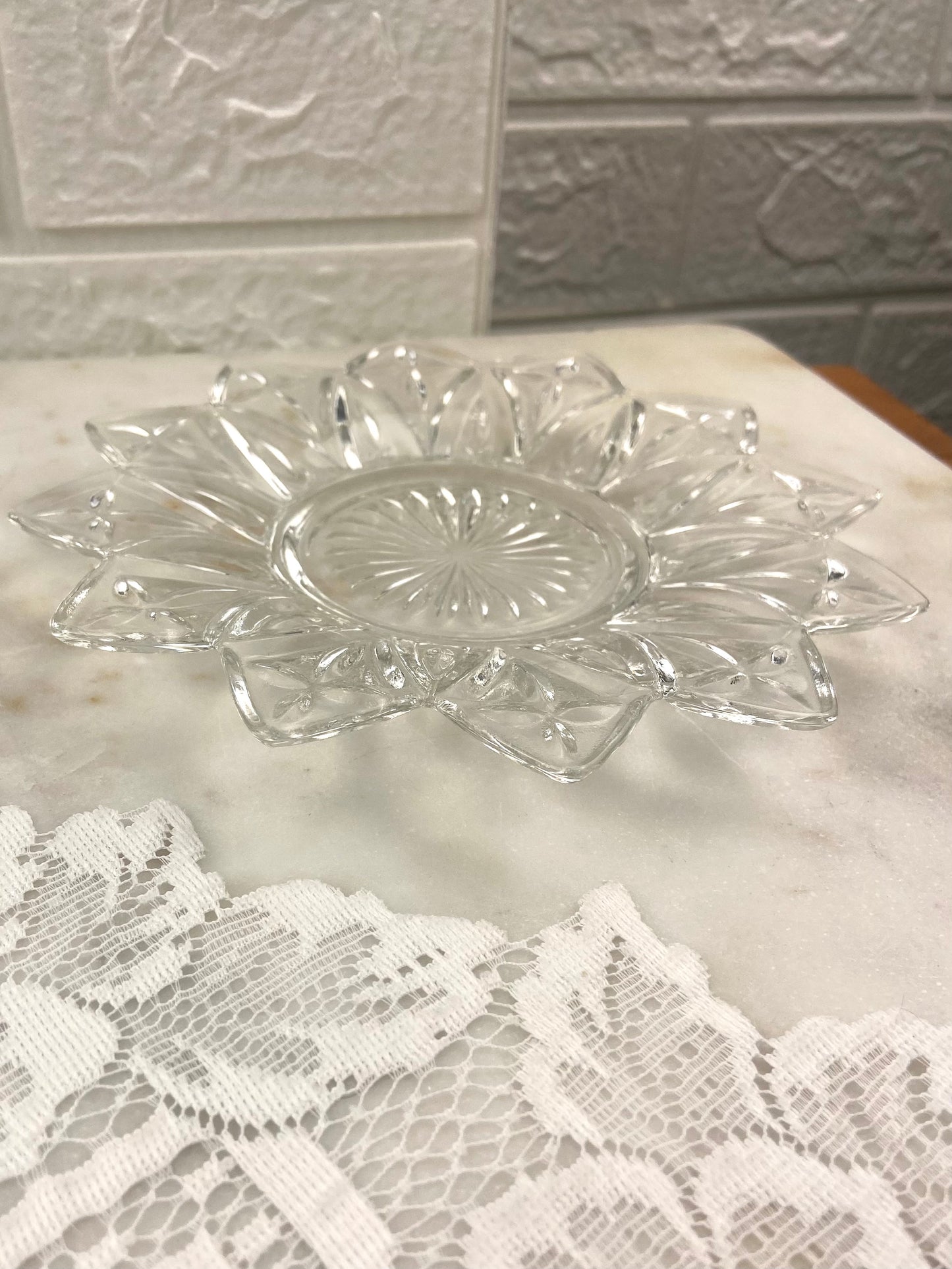 Federal Glass Co. 12 Point Glass Starburst Plate [Clear]