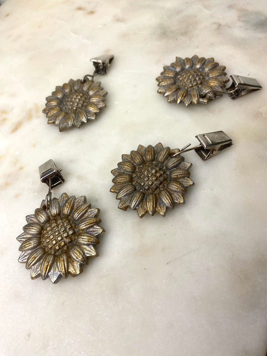 Set of 4 Sunflower-Shaped Tablecloth Weights