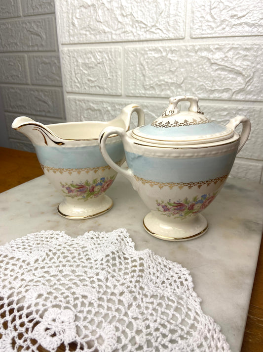 Homer Laughlin Creamer & Sugar Bowl in Eggshell Georgian Blue