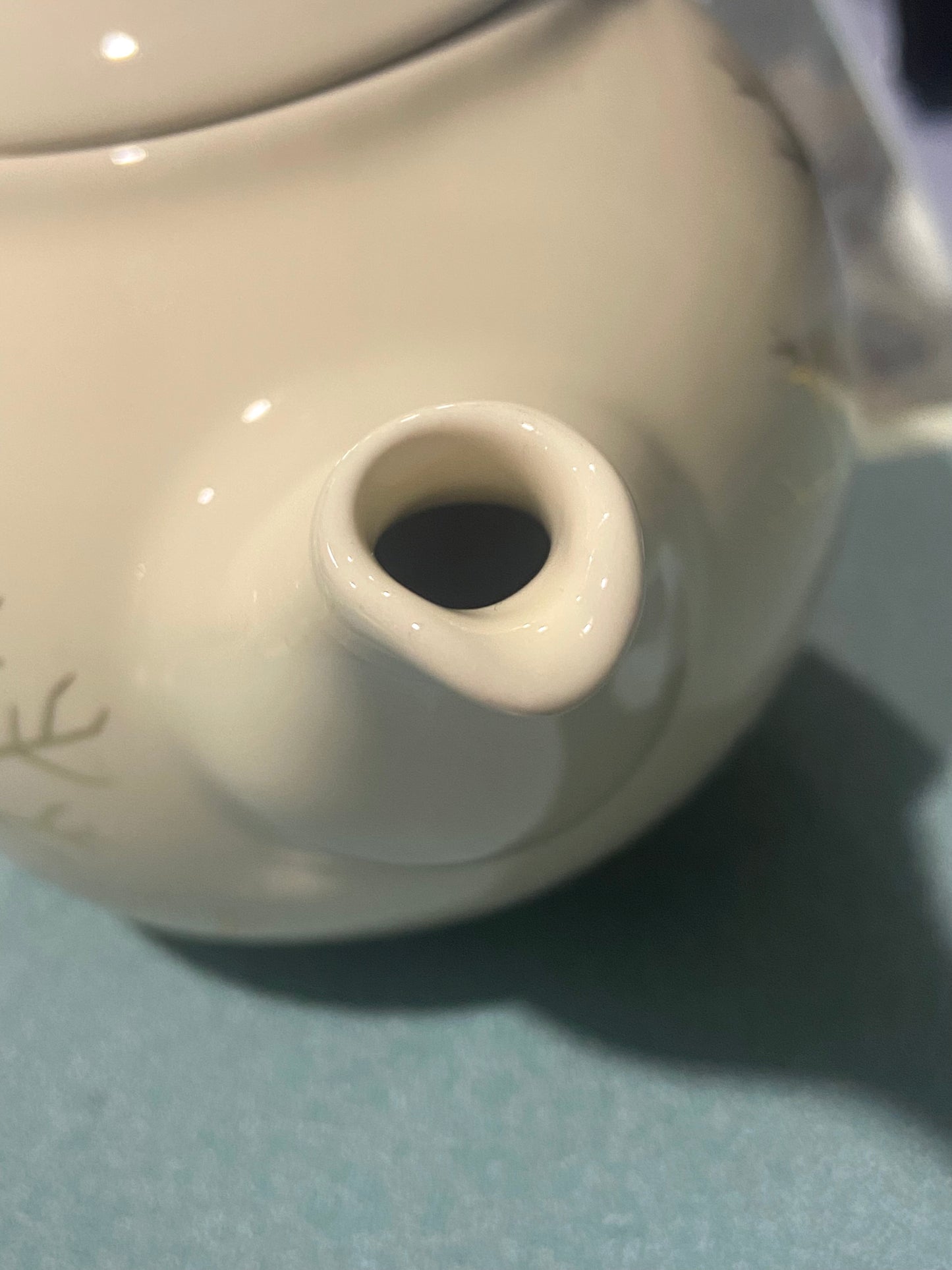 Ivory and Gold Coloured Teapot by David’s Tea
