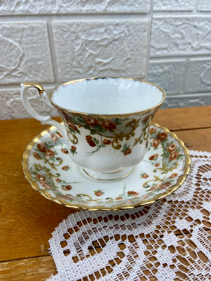 Royal Albert Belinda Teacup and Saucer | Sheraton Series