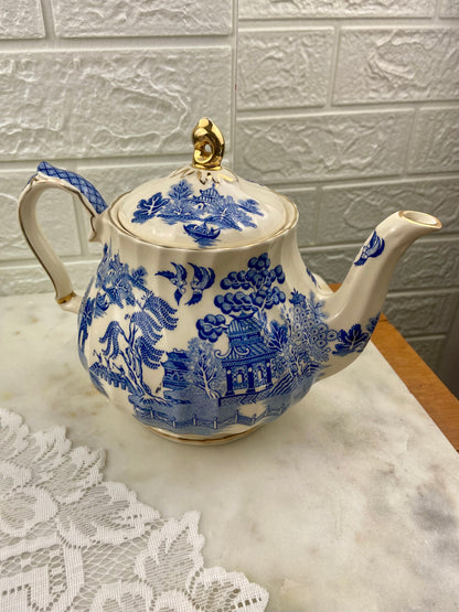 Sadler Porcelain Teapot | Blue Willow Pattern