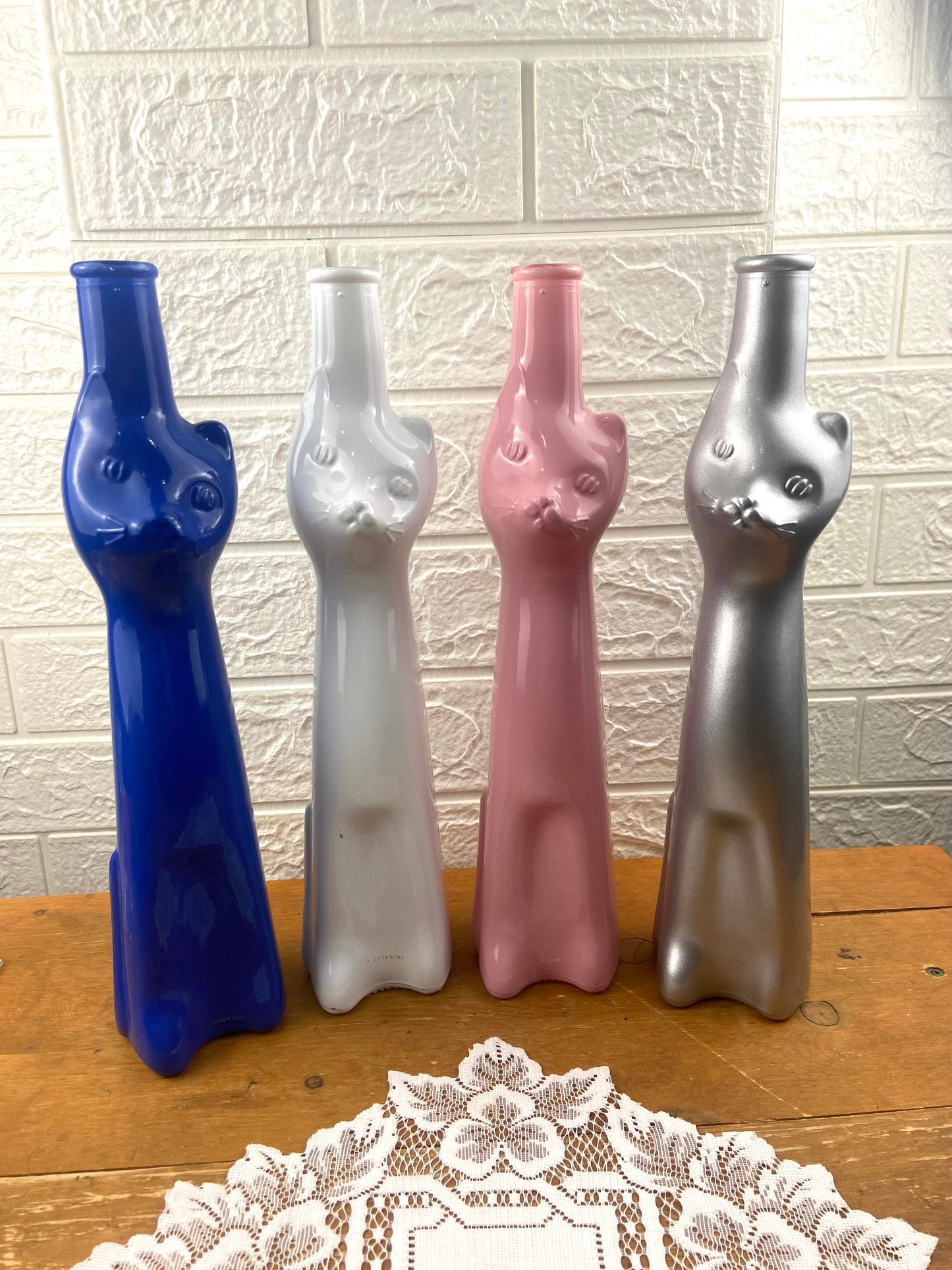 Moseland Happy Cat Cat-Shaped Riesling Bottle [Empty]