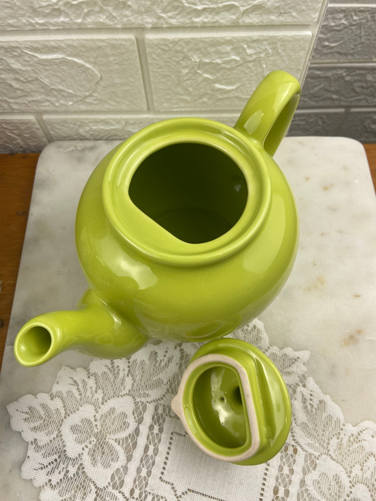Glossy Apple Green Teapot by Price & Kensington
