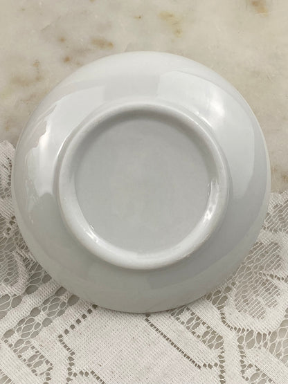 Small White Ceramic Llama-Shaped Jewelry Holder