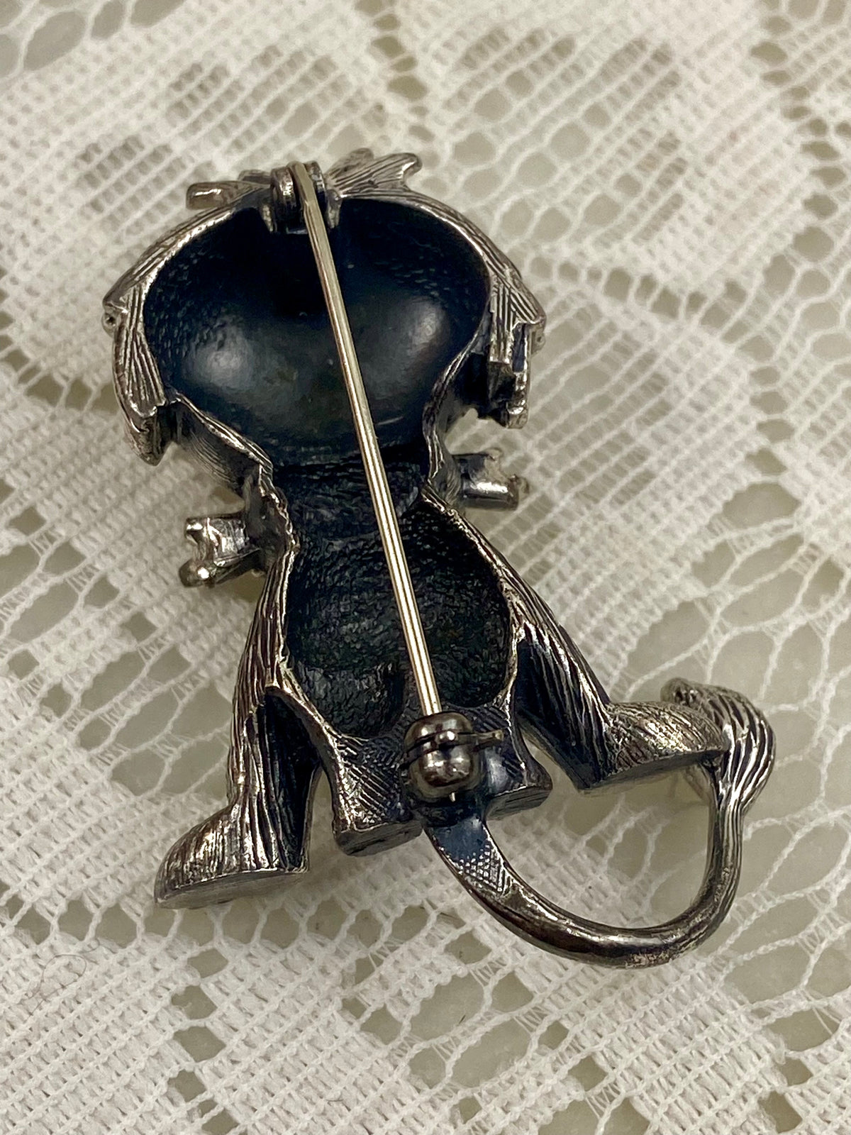 Tortolani Pewter Lion Brooch with Green Rhinestone Eyes and White Rhinestone Whiskers | Unsigned