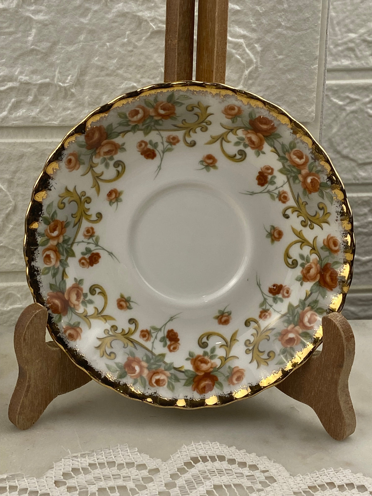 Royal Albert Belinda Teacup and Saucer | Sheraton Series