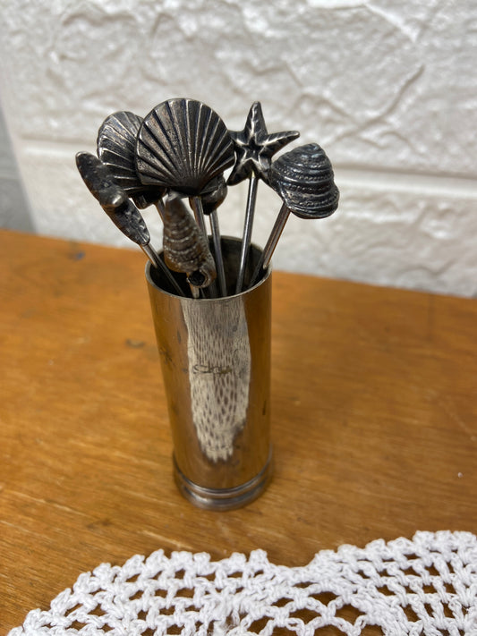 Metal  Cocktail Forks with Seashell Embellishment (Set of 7)