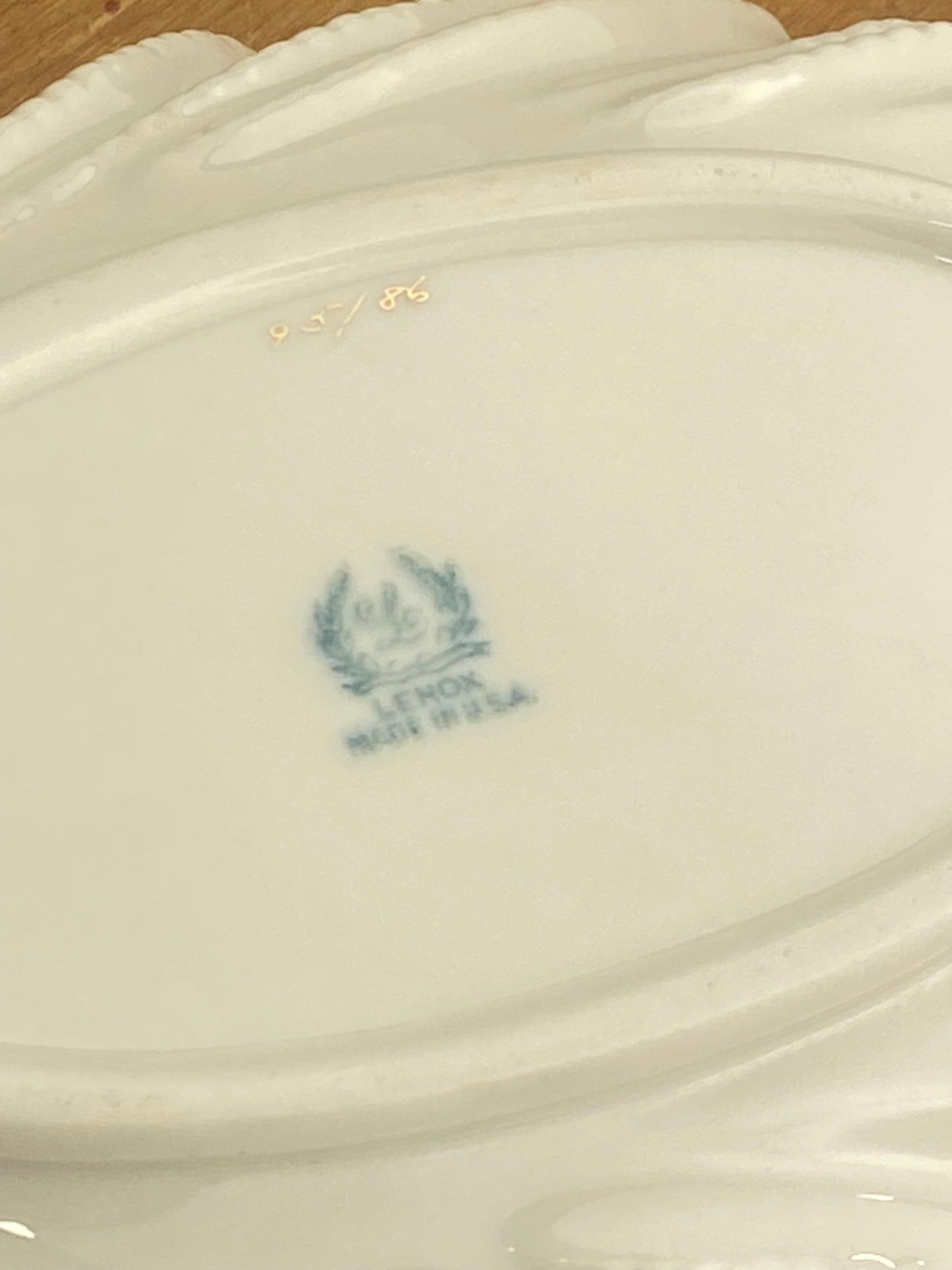 Lenox Acanthus Leaf Dish with 24K Gold Trim