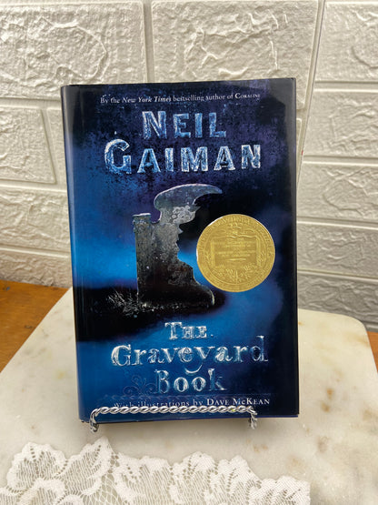 The Graveyard Book by Neil Gaiman [Hardcover]