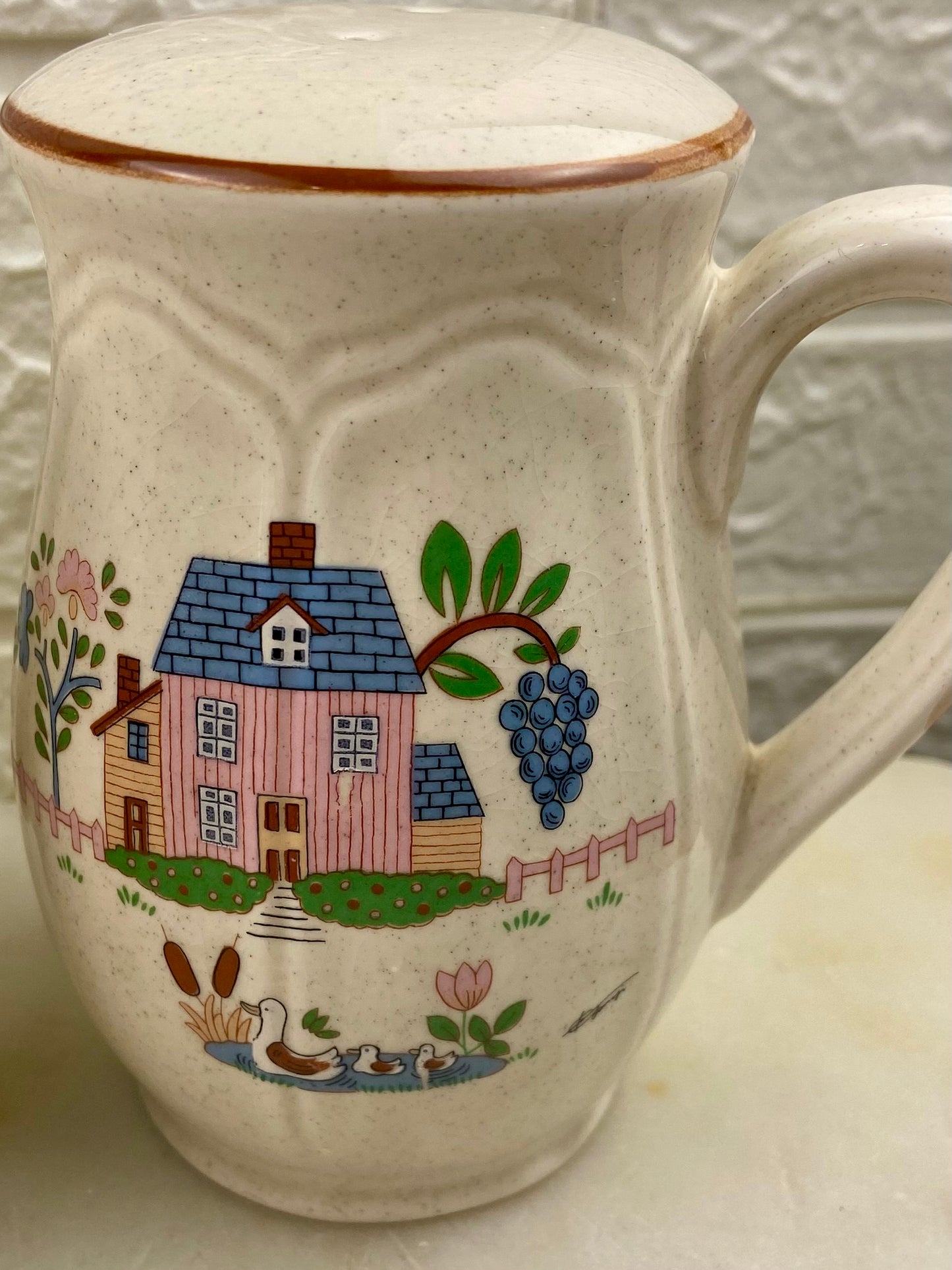 Pair of Jamestown Country Home Collection Salt & Pepper Shakers
